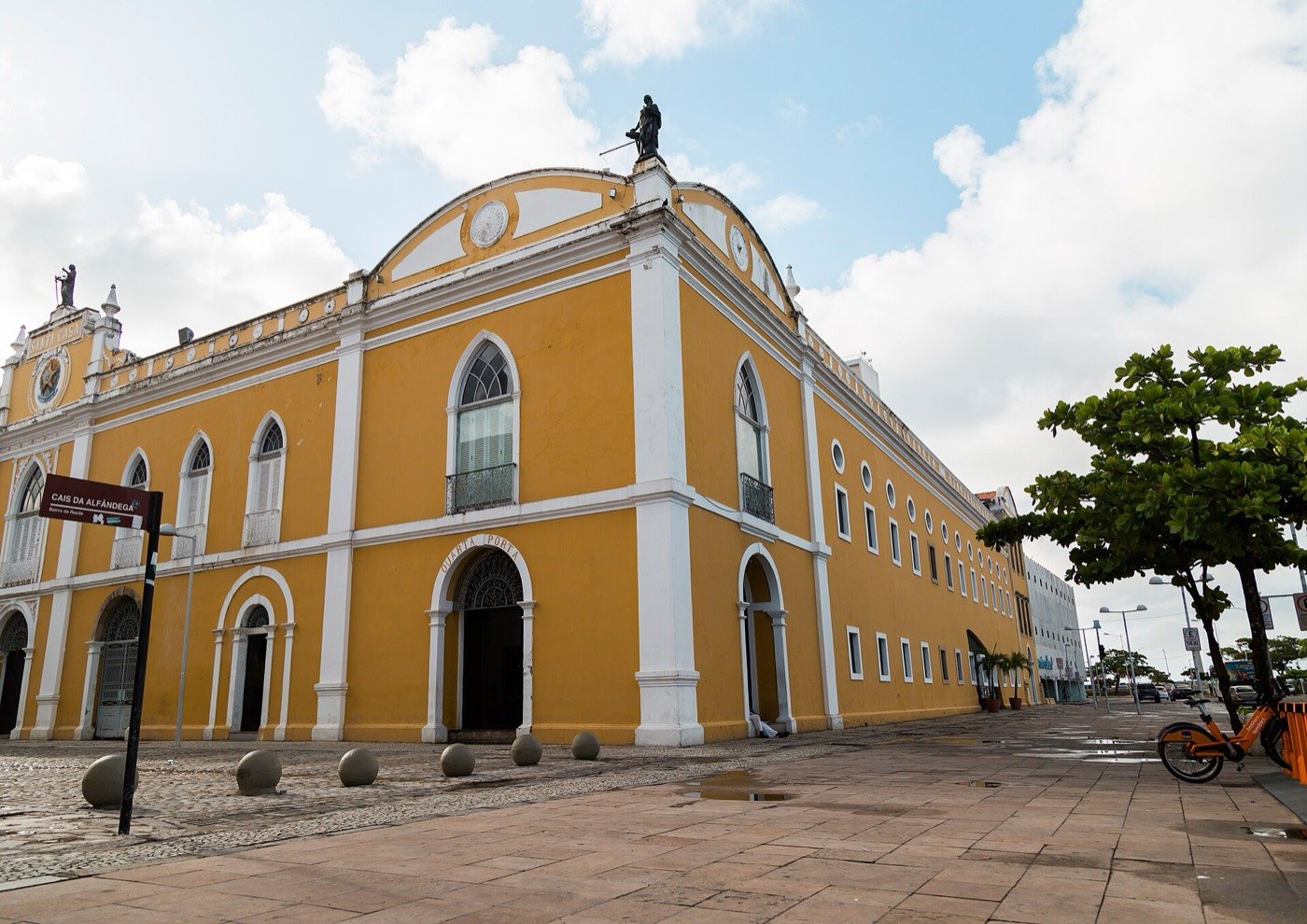 Cais da Alfândega, no Recife Antigo